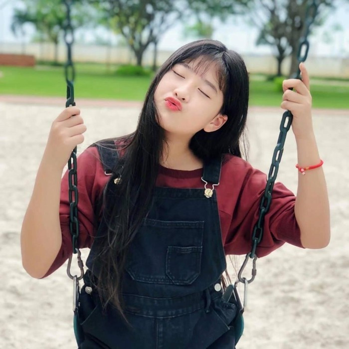 MC Hồng Vân cho biết Bí Ngô là một đứa trẻ tự lập, trách nhiệm cao và cũng là người có cá tính mạnh.