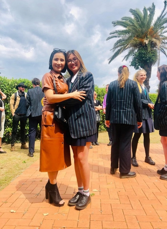 Con gái MC Cát Tường tên thật là Nguyễn Cát Tường An (tên thân mật ở nhà là Na Uy) là du học sinh ở Úc. Sống ở nước ngoài nhưng Tường An lại khá giản dị.