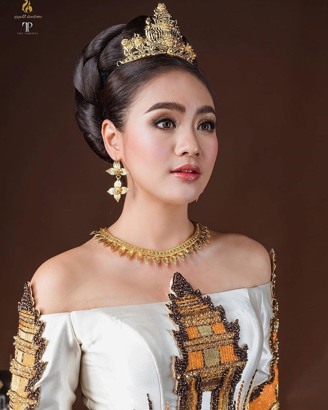 Bên cạnh làm MC, diễn viên, cô nàng còn thường xuyên tham gia đóng MV hay làm mẫu ảnh, gương mặt đại diện, đóng quảng cáo cho nhiều nhãn hàng.