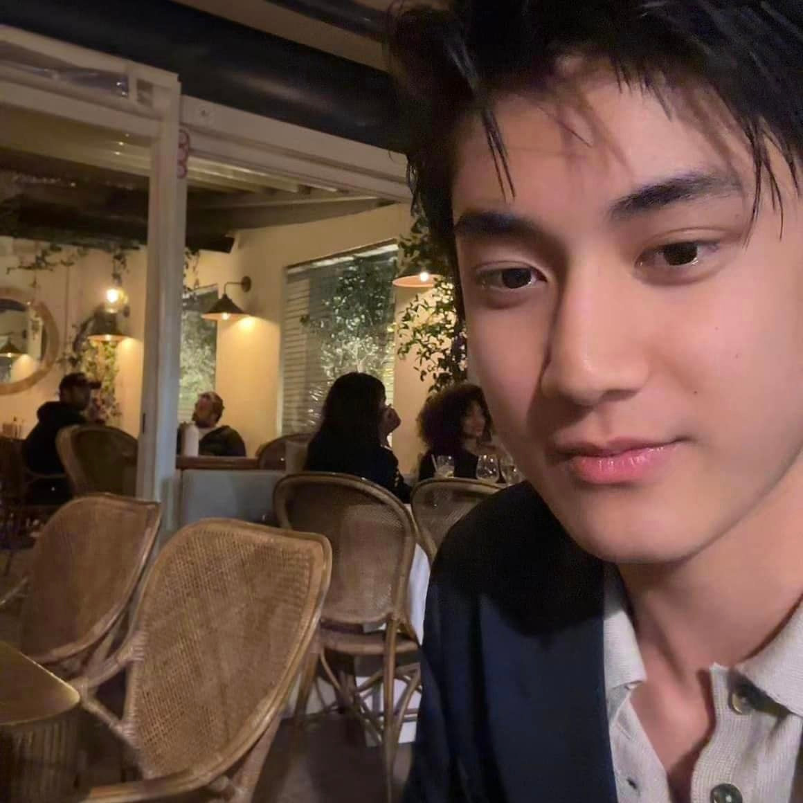 Có thể thấy, anh sở hữu ngoại hình ấn tượng, gương mặt điển trai với chiều cao nổi bật 1m87. Theo một số nguồn tin, cả hai bắt đầu mối quan hệ trước dịp Tết vừa qua. Ngoài ra, bạn trai tin đồn của cô còn từng là game thủ.