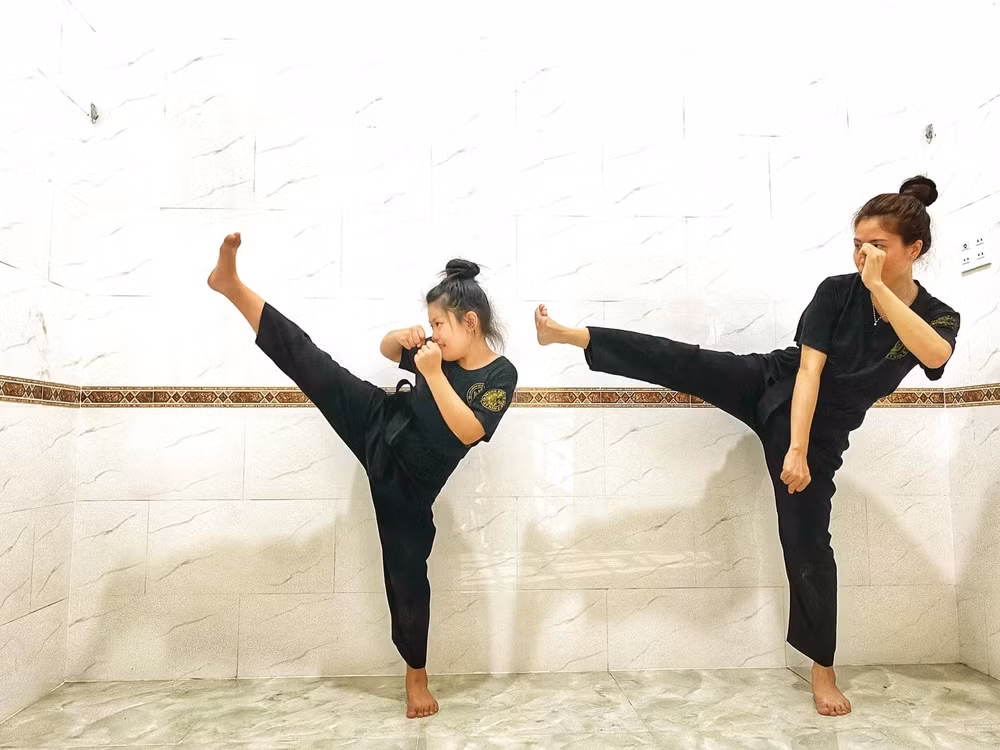 Với nhiều bậc phụ huynh, "giãn cách xã hội" thực sự rất lý tưởng để dành thời gian chăm sóc con cái sau những ngày bận rộn. Cùng tiêu chí "mỗi ngày trông con là một niềm vui", không ít phụ huynh thuộc group Ở Nhà Vui Thấy Bà bày rất nhiều trò giải trí để chơi cùng con.