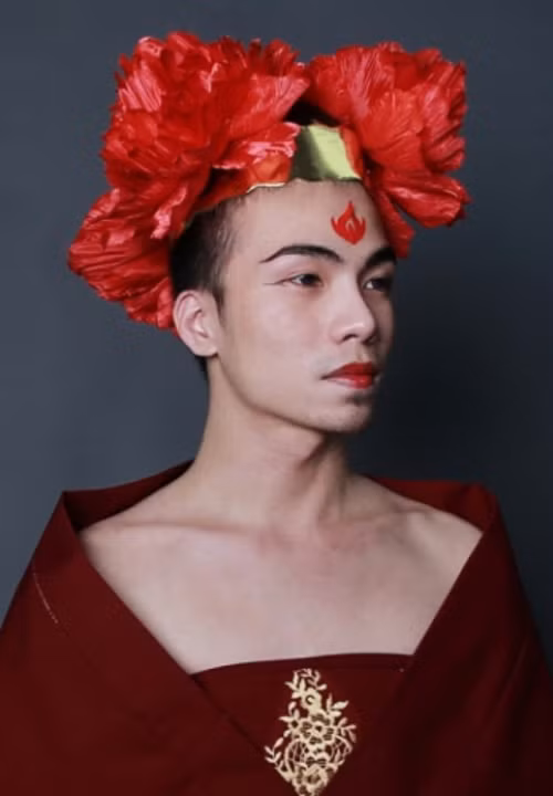  Còn tạo hình Võ Tắc Thiên của Kenny Sang khiến thiên hạ ngán ngẩm. Bộ ảnh được đánh giá là thảm họa của thảm họa. 