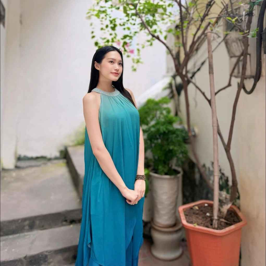 Ngoài khuôn mặt có phần bầu bĩnh hơn trước, Hải My gần như không có quá nhiều thay đổi về ngoại hình. Cô nàng vẫn giữ được vóc dáng thon gọn, mảnh mai và thoải mái diện nhiều kiểu dáng trang phục khác nhau.