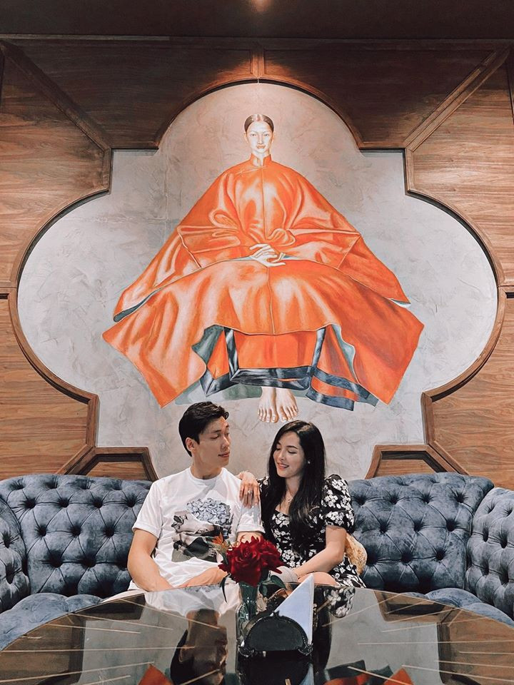 Gặp nhau sau khi được se duyên từ "Người ấy là ai", Vũ Thanh Quỳnh và Alan Phạm được nhận xét đẹp đôi, nhiều người mong muốn cả hai sẽ tiến xa hơn trong tương lai.