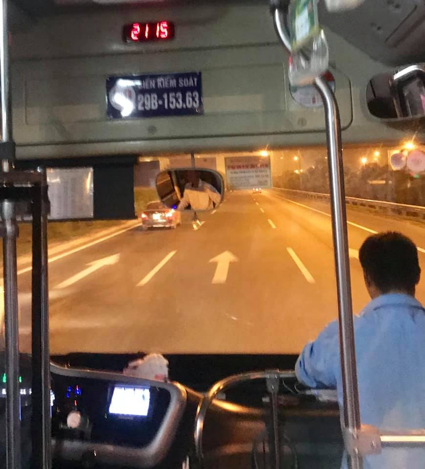 Phu xe buyt bat ngo bi CDM khong tiec loi chi trich vi ly do nay-Hinh-2