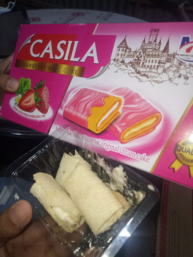 Bánh cuốn kem ngon lành trên sản phẩm khác một trời một vực so với thực tế. Thậm chí đến màu vỏ bánh cũng chẳng giống luôn.