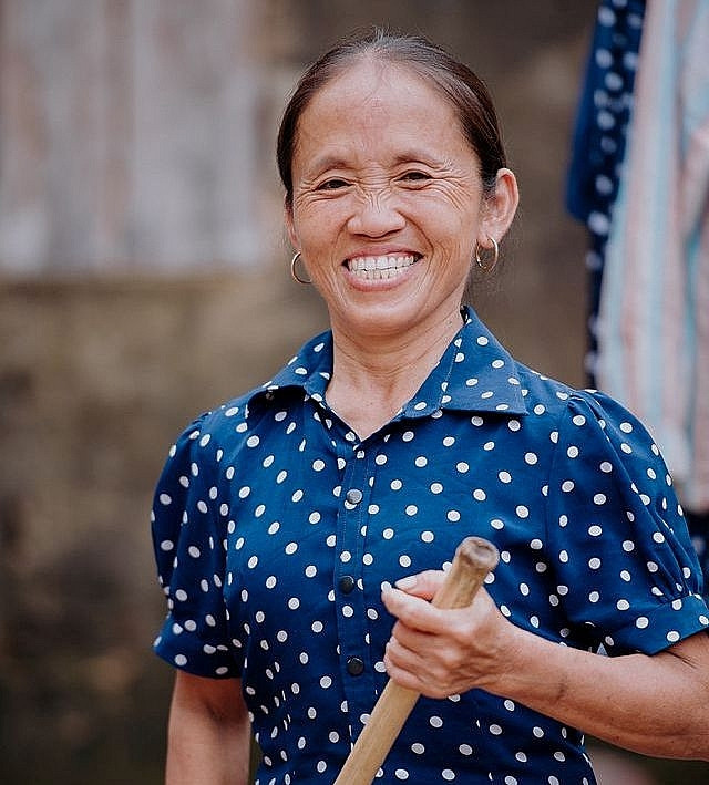 Cả con trai bà Tân Vlog là Hưng Vlog cũng thường xuyên bị chỉ trích vì clip chứa nội dung phản cảm, diễn lố và bất chấp câu views.