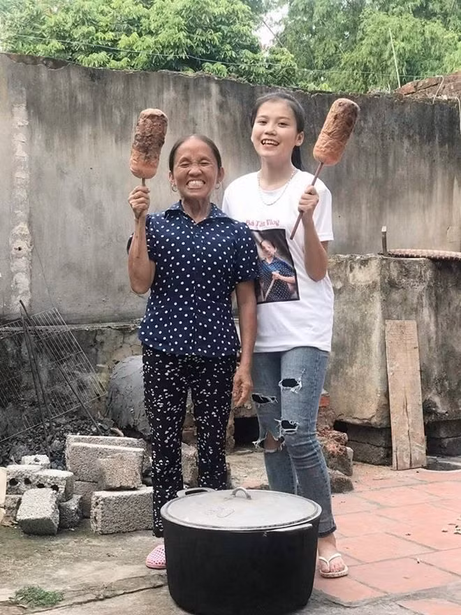 Thời gian gần đây, những clip nấu ăn của bà Tân đã trở nên khá nhàm chán, không còn gây được hiệu ứng như trước kia.