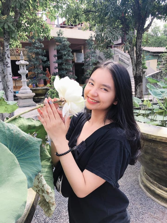 Không chỉ tài năng, Khiết Tâm còn được yêu quý bởi vẻ ngoài xinh xắn của mình. Được biết, cô bạn này sinh năm 2004 và có sở thích ca hát, đàn ghita. Bên cạnh đó, Khiết Tâm cũng ấp ủ ước mơ được trở thành ca sĩ chuyên nghiệp.