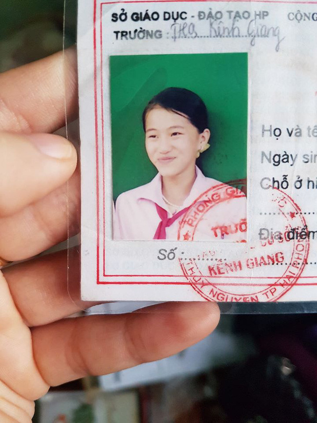 Lần đầu chụp ảnh thẻ khônh tránh khỏi cảm giác ngại ngùng, e thẹn.