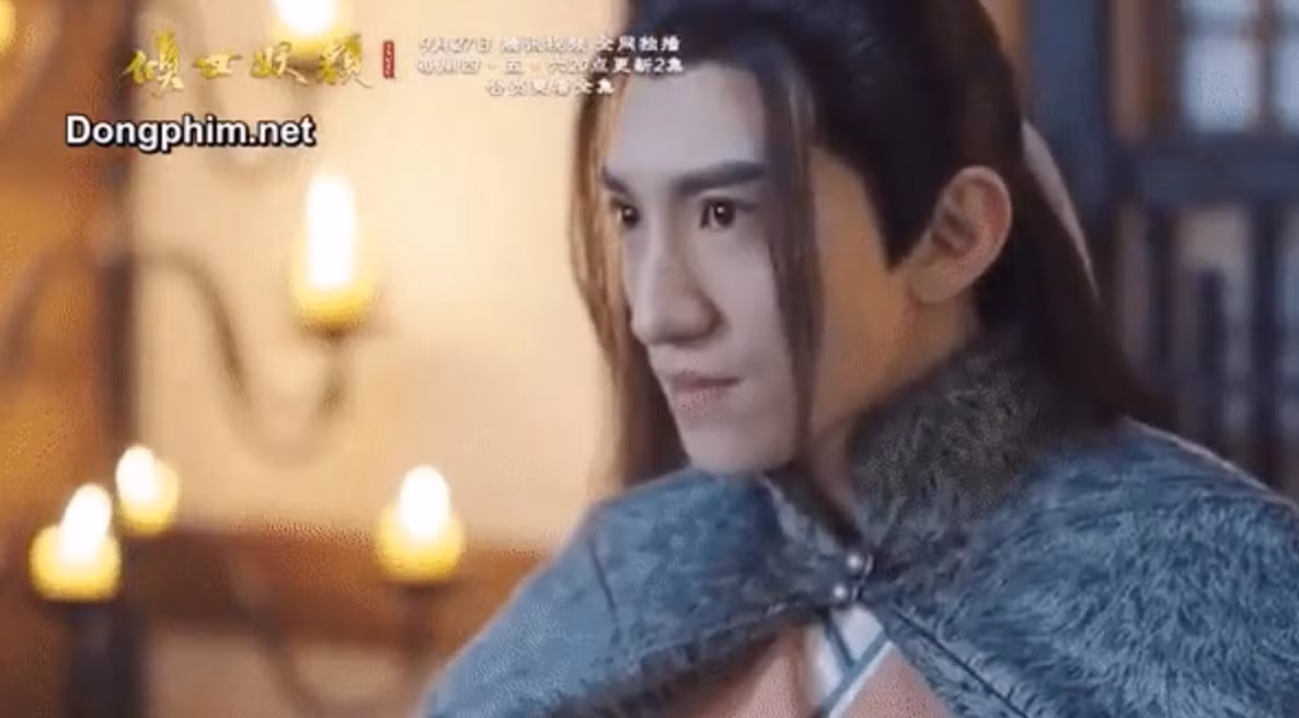 Sau khi những bức hình này được chia sẻ, người hâm mộ đùa rằng có lẽ cầu thủ Văn Hậu muốn kiếm thêm thu nhập, phụ giúp gia đình và diễn viên chính là nghề tay trái của anh.