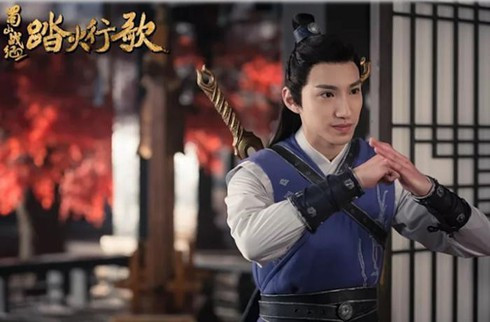 Nếu đứng cạnh nhau, có lẽ ai cũng nghĩ Văn Hậu và Bằng Hiên là hai anh em sinh đôi vì khuôn mặt quá giống nhau, thậm chí dáng người của cả hai đều to cao.