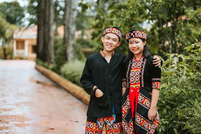 10X cũng tiết lộ tập thể lớp đã lên kế hoạch bỏ ống heo, tiết kiệm tiền từ năm lớp 11 để có kinh phí chi trả và cảm thấy quãng đời học sinh thực sự ý nghĩa khi được cùng nhau làm được điều gì đó "để đời".