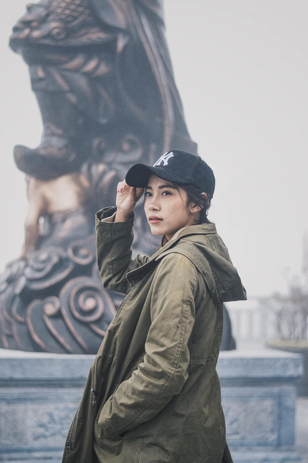 Được biết, cô gái cuồng nhiệt là Aor Sureeporn (SN 1998), phóng viên của trang Ballthai Image, Thái Lan.