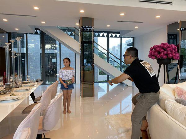 Phuong Chanel toi tham nha Ngoc Trinh, manh tay pho bay toan bo biet thu-Hinh-5