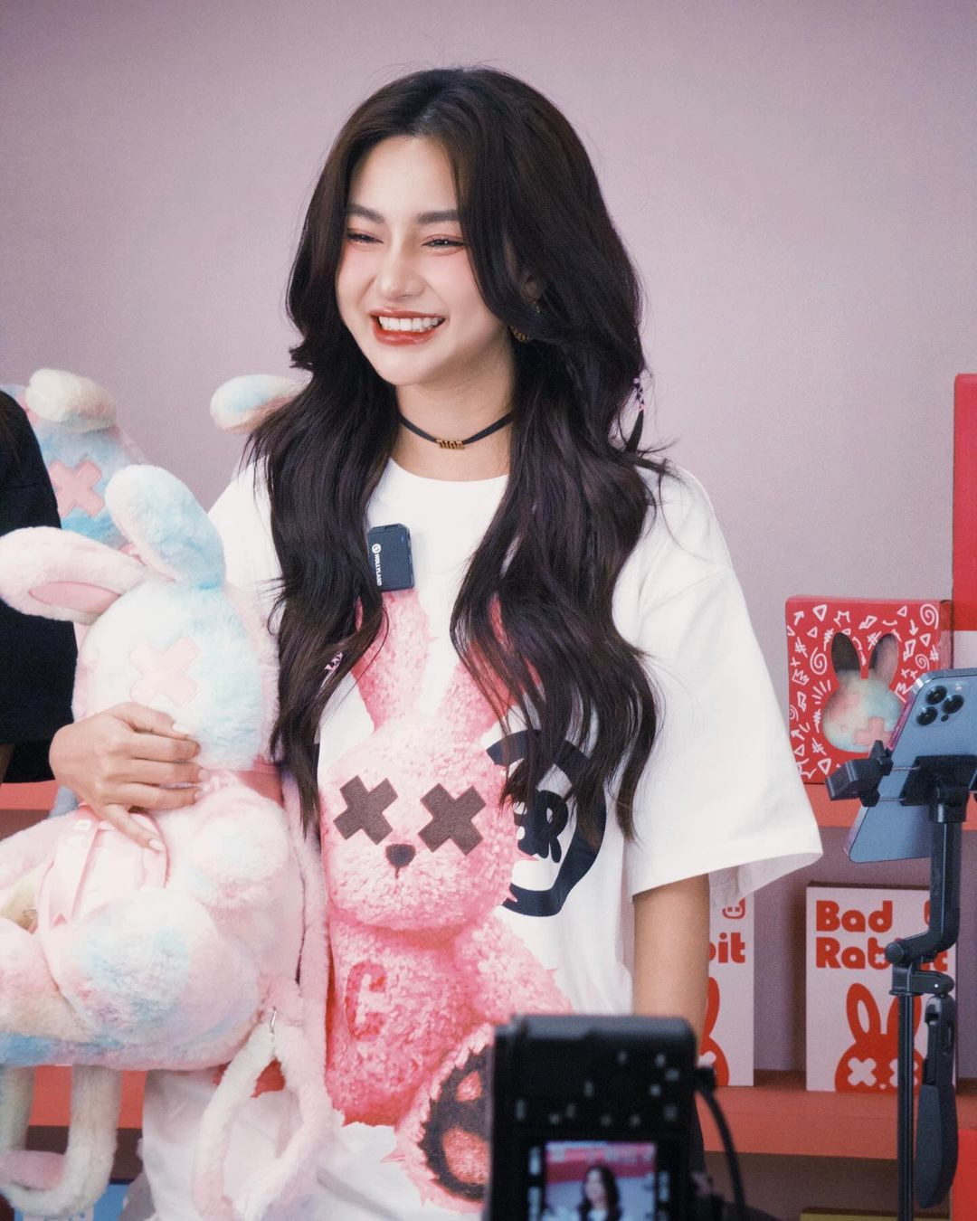 Khi Diệp Lê đăng tải hình ảnh về lễ cưới, rất nhiều người yêu mến cô nàng đã để lại bình luận gửi lời chúc phúc đến cặp đôi.