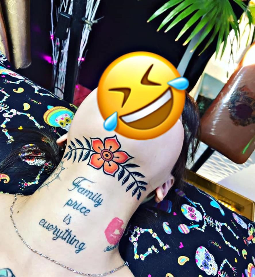 Mới đây nhất, Thiên Hương lại nổi hứng vì "lâu lâu chưa được đụng kim xăm". Lần này, cô quyết định xăm hình bông hoa lớn ở dưới cằm - một vị trí khá khó và nguy hiểm. Phần da dưới cằm rất mỏng và nhạy cảm, cộng thêm đó nó sát ngay phần họng, có thể gây tổn hại sức khỏe nếu đường xăm bị lệch lạc.