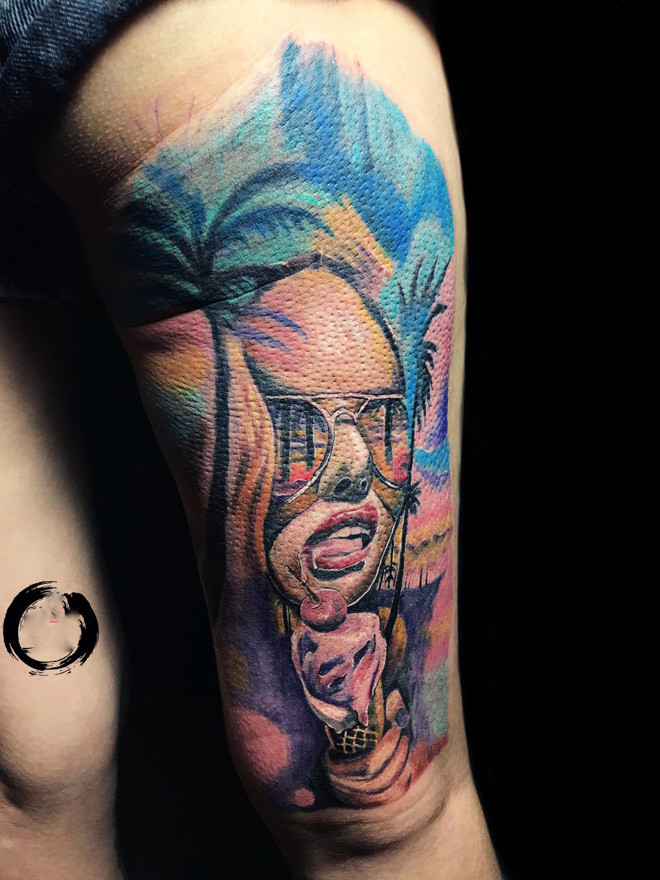 Thiên Hương luôn thử thách khả năng chịu đựng của bản thân ở những lần xăm đặc biệt như vậy. Cô từng trải qua nhiều lần đau đớn khi "dính mực" và lần này cũng không ngoại lệ. Cô thừa nhận xăm dưới cằm rất đau, mặc dù không đau bằng xăm sống lưng nhưng so với các vị trí khác thì gấp vài lần.