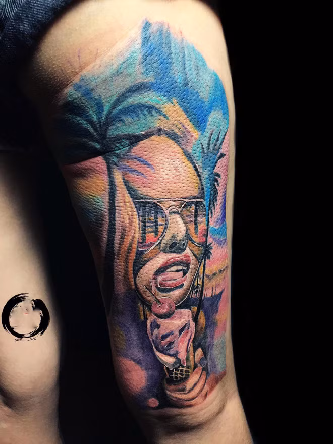 Thiên Hương luôn thử thách khả năng chịu đựng của bản thân ở những lần xăm đặc biệt như vậy. Cô từng trải qua nhiều lần đau đớn khi "dính mực" và lần này cũng không ngoại lệ. Cô thừa nhận xăm dưới cằm rất đau, mặc dù không đau bằng xăm sống lưng nhưng so với các vị trí khác thì gấp vài lần.