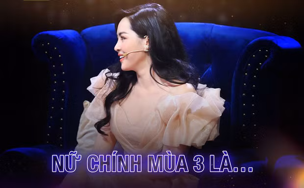 Vũ Thanh Quỳnh (sinh năm 1992, quê Nam Định) mới đây được tiết lộ là nữ chính trong chương trình "Người ấy bạn là ai 3" khiến khán giả vô cùng bất ngờ. Thanh Quỳnh từng gây chú ý bởi quá khứ thay đổi hoàn toàn diện mạo nhờ phẫu thuật thẩm mỹ.