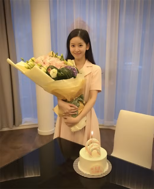 Tháng 8/2018, Lưu Cường Đông bị bắt tại Mỹ với cáo buộc tình dục, từ đây, Chương Trạch Thiên "biến mất" trên mạng xã hội. Có thông tin cho rằng, vợ chồng gái xinh Trung Quốc đang hoàn tất thủ tục ly hôn.