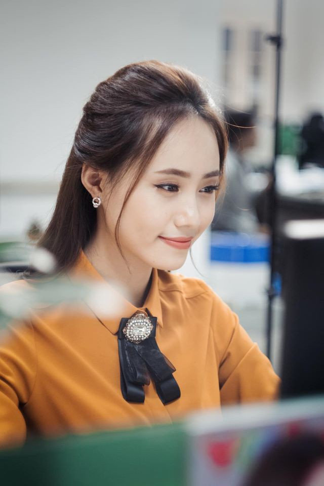 Ngoài ra, 9X từng giành nhiều giải thưởng sắc đẹp như Á khôi 1, Miss tài năng ở cuộc thi Tài sắc nữ sinh Báo chí 2013, giải khuyến khích Nụ cười VTV 2016, top 12 và Người đẹp ảnh của Miss Tourism Vietnam 2017.