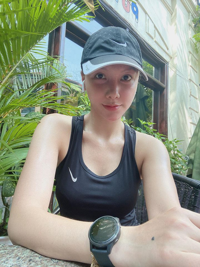 Cũng giống như Mai Ngọc, nữ MC Minh Hà đã tìm được niềm đam mê với bộ môn chạy bộ. Nữ MC đã từng đặt mục tiêu cho mình và ngày ngày chạy bộ bất kể nắng hay mưa.