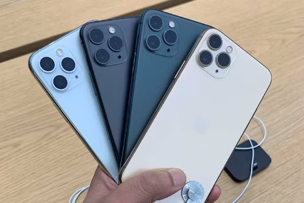 Ngày 20/9 vừa qua, Apple đã tung ra "bộ ba ảo thuật" iPhone 11 , iPhone 11 Pro và iPhone 11 Pro Max tại các cửa hàng ở Singapore và Australia. 