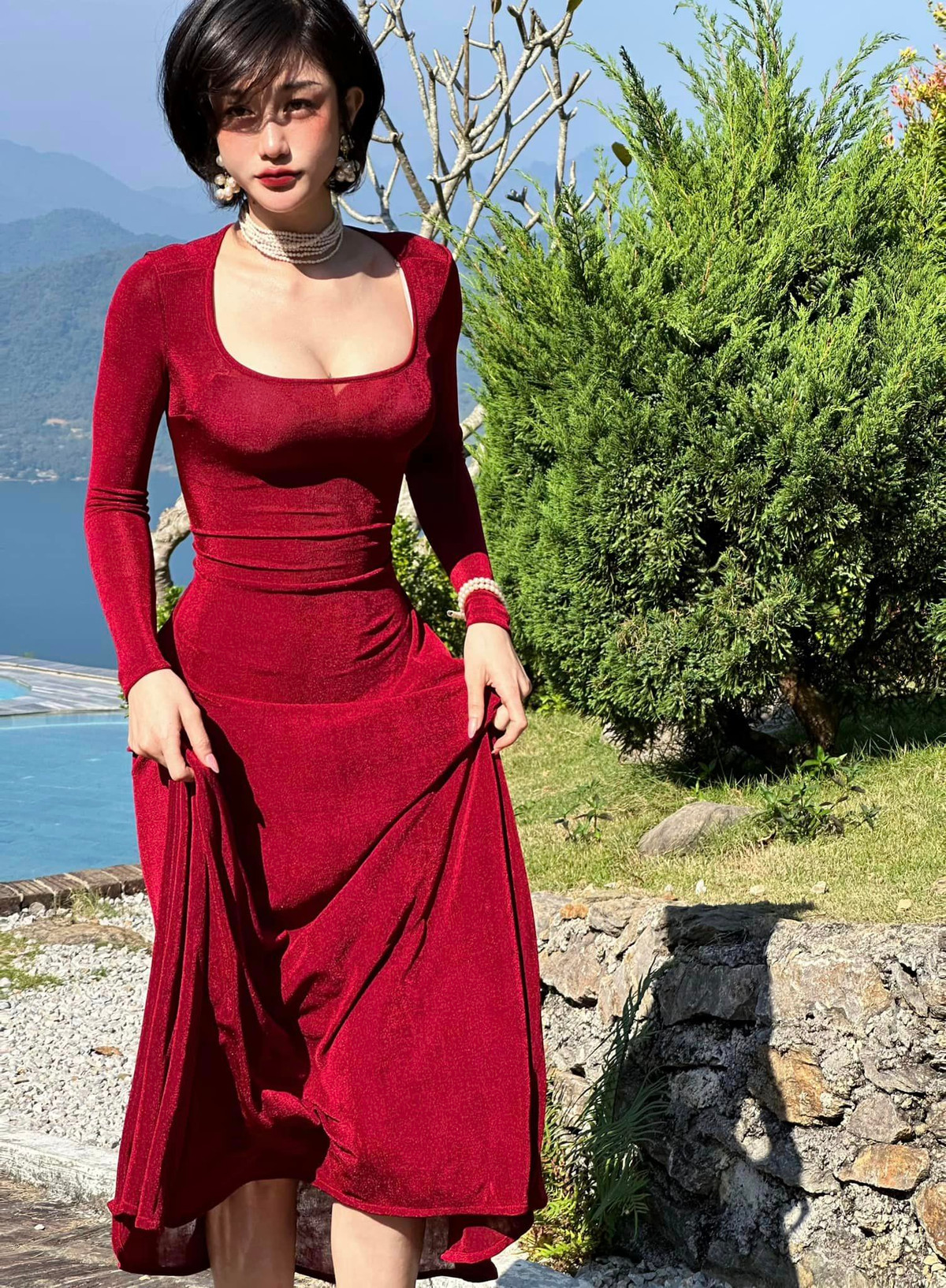 Trang cá nhận Facebook của Ngọc Bích hiện có hơn 80 nghìn người theo dõi, Instagram có 79,8 nghìn fan.