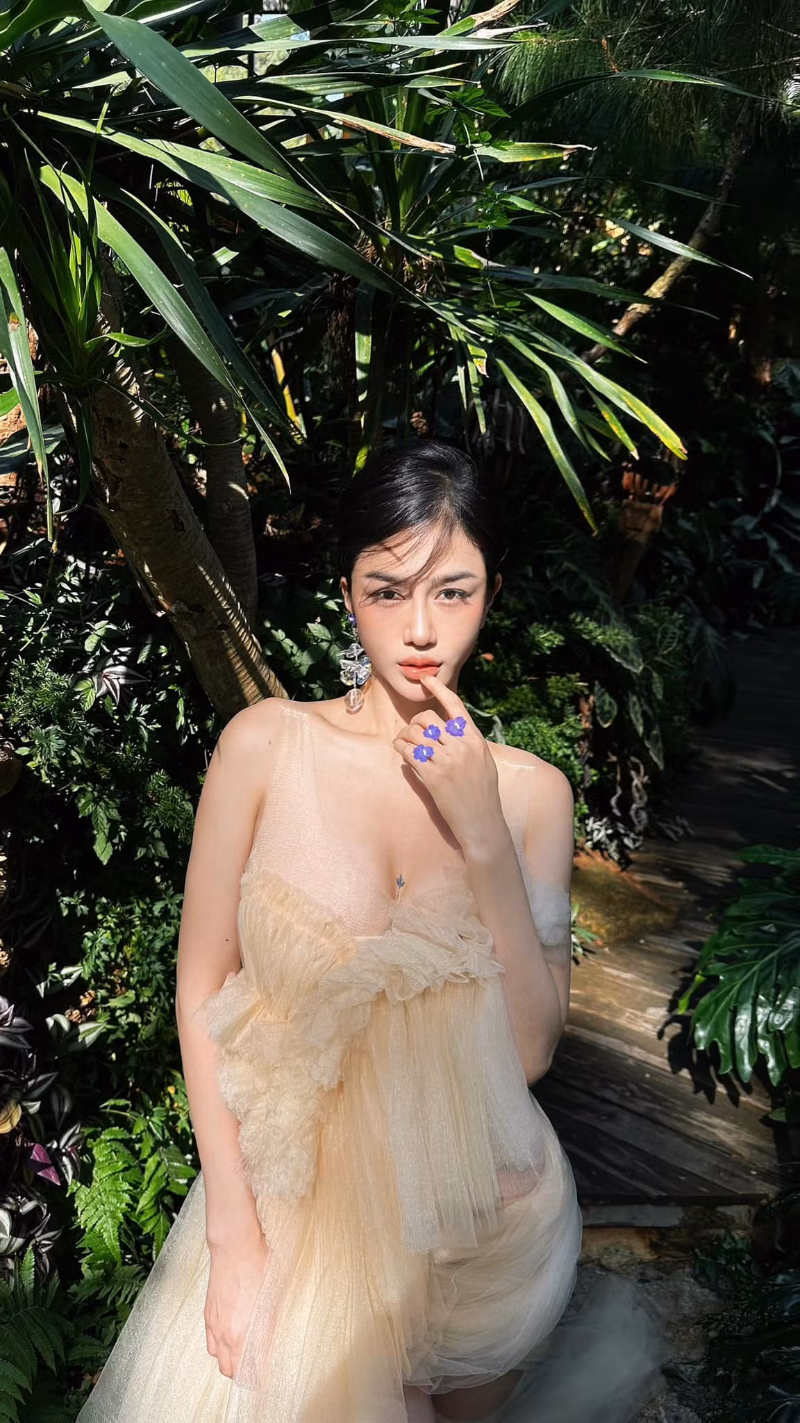 Do yêu cầu công việc nên Ngọc Bích rất chú trọng tới việc giữ gìn vóc dáng.