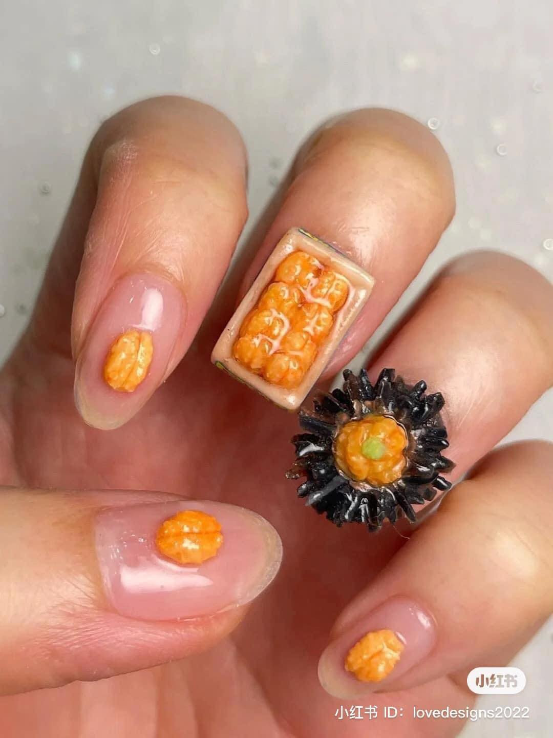 Tác giả bộ nail cũng là chủ nhân của rất nhiều ý tưởng làm nail thú vị khác.