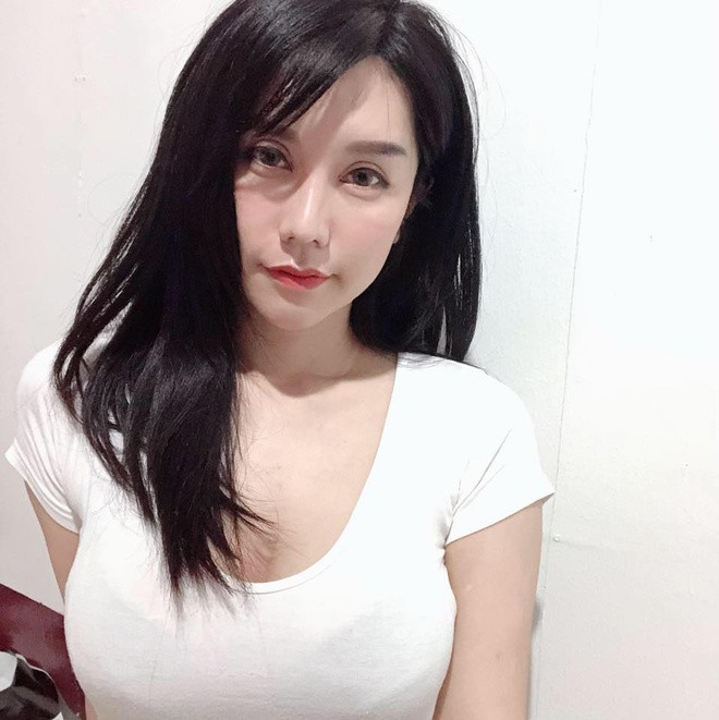 Hiện, Yasachai vẫn là một trong những hot girl có tiếng tại Thái Lan. Trong khi trang Instagram của cô có hơn 135.000 người theo dõi, tài khoản Facebook cũng hút gần 490.000 lượt follow. Ngày 14/2 vừa qua, hot girl 26 tuổi đăng dòng trạng thái kỷ niệm 7 năm yêu với bạn trai. Dù bên nhau lâu, hai người không công khai nhiều ảnh chụp chung trên mạng xã hội.