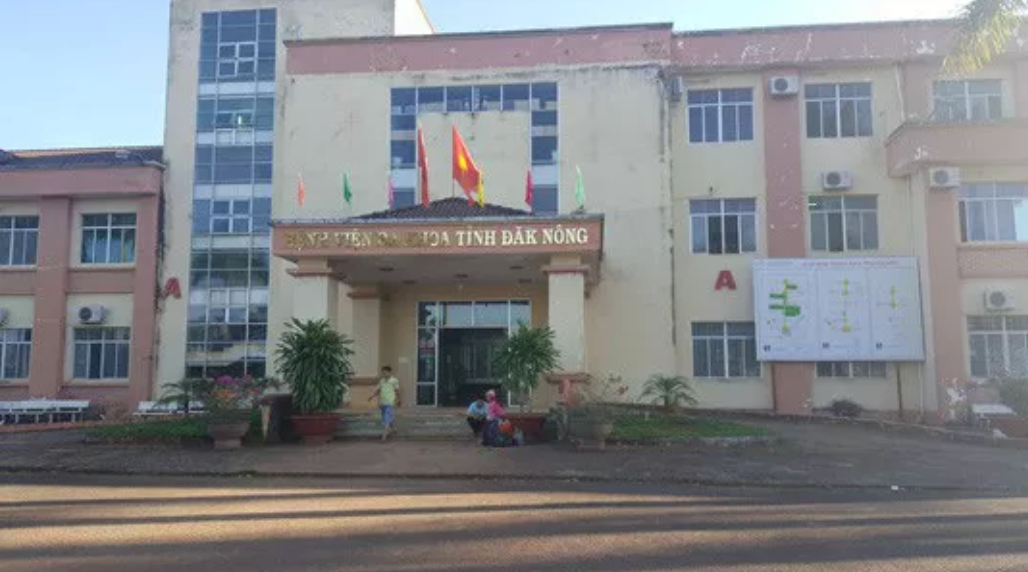 Lo la phong chong virus Corona, giam doc benh vien tinh “bay” chuc