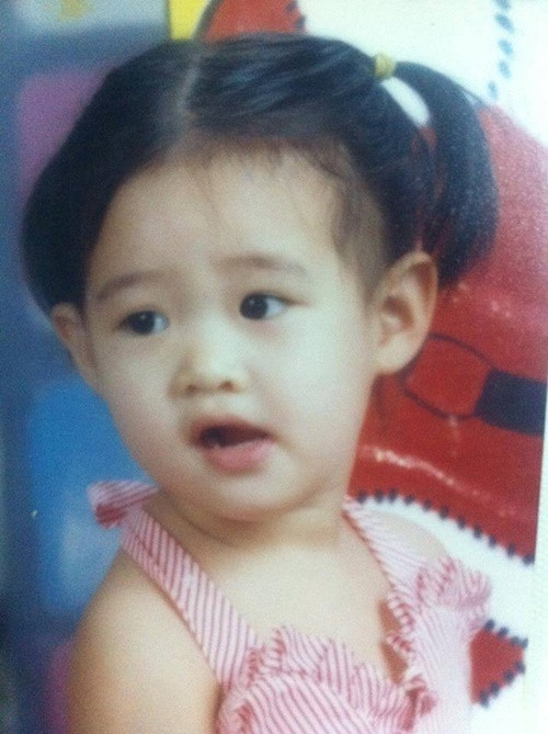 Thế nhưng, tính cách sôi nổi, mạnh mẽ và có phần đàn ông của Khánh Vân lại chịu ảnh hưởng hoàn toàn từ mẹ.