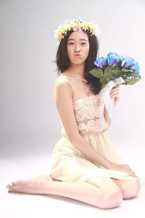 Hiện tại, người đẹp cao 1m75 với số đo 3 vòng lần lượt là 83-60-90 cm.