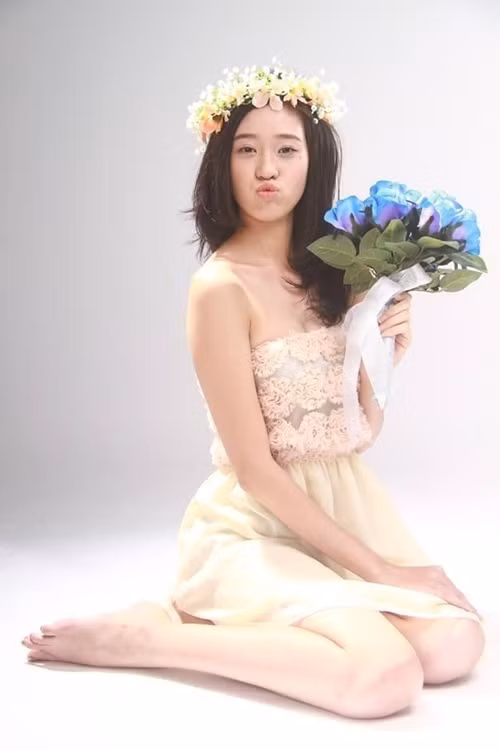 Hiện tại, người đẹp cao 1m75 với số đo 3 vòng lần lượt là 83-60-90 cm.