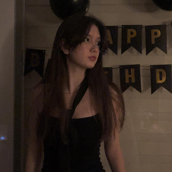 Về phía em gái Đặng Văn Lâm, dù sinh ra và lớn lên ở Nga nhưng cô bé vẫn luôn yêu tiếng Việt.