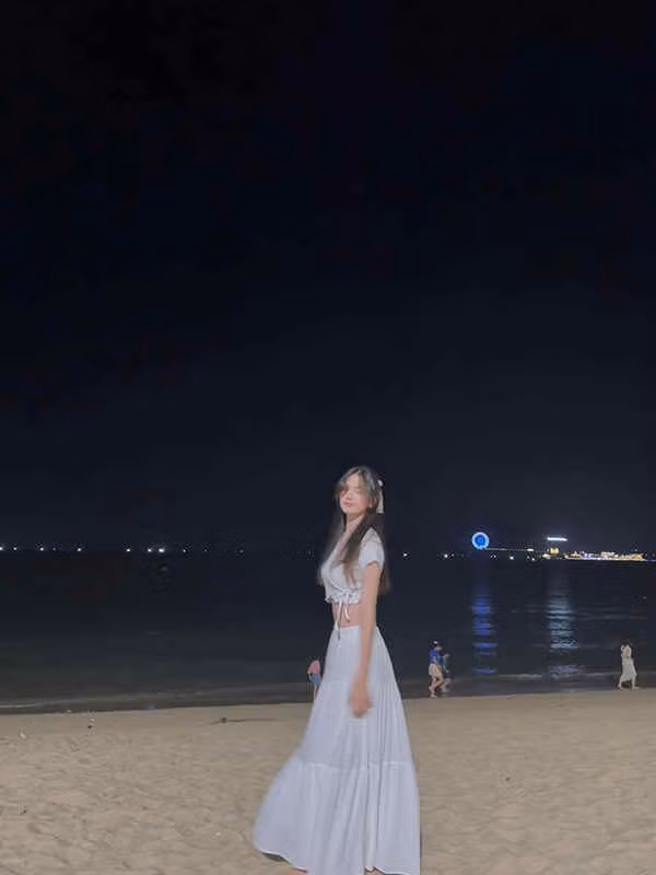 Trong một lần hiếm hoi chia sẻ, Đặng Văn Lâm cho biết, trong cuộc đời anh có 3 người phụ nữ quan trọng nhất là mẹ ruột, em gái và chị họ - diễn viên múa Linh Nga.