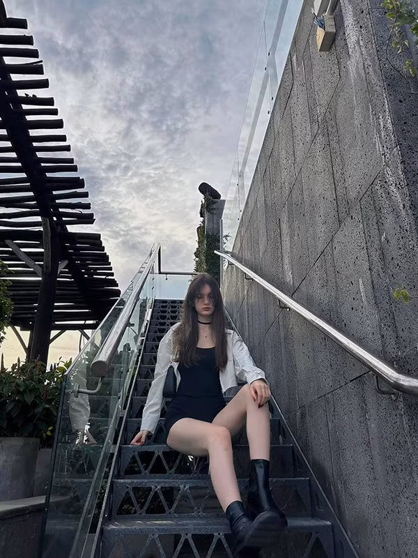 Trên trang Instagram cá nhân, Thanh Giang chia sẻ: "Em biết tiếng Việt. Em muốn nói mọi người là em biết cách nói và viết một chút bằng tiếng Việt".