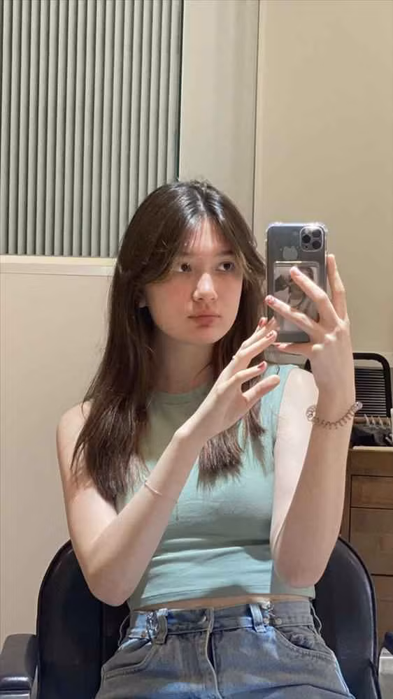 Thanh Giang thường xuyên được về nước cùng gia đình.