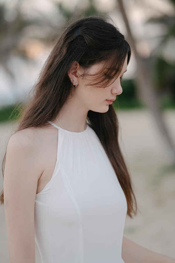 Nếu anh trai Đặng Văn Lâm theo nghiệp bóng đá, cô em gái này lại theo nghiệp múa giống bố và chị họ - diễn viên múa Linh Nga.