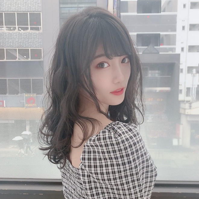 Bên cạnh việc học là ưu tiên hàng đầu, Masyuro còn làm mẫu ảnh, đóng quảng cáo và tham gia một số dự án phim ngắn, MV của các ca sĩ nổi tiếng tại xứ sở Hoa anh đào.