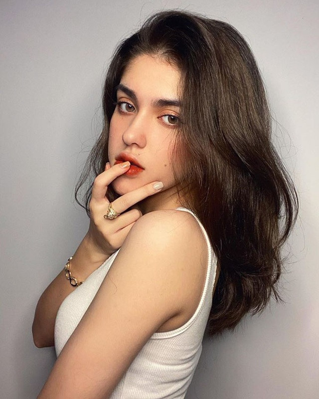 Khi quá stress, Thúy Anh cho biết thích ở bên cạnh gia đình và bạn bè. Đây là cách mà cô nàng cảm thấy hiệu quả mỗi khi phải đối diện với quá nhiều khó khăn.