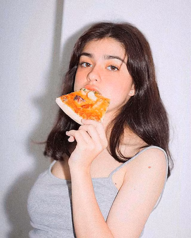 Trên trang cá nhân, Thúy Anh sở hữu hơn 17.000 lượt theo dõi. Mỗi bài viết cô nàng đăng tải đều thu hút lượng tương tác lớn.