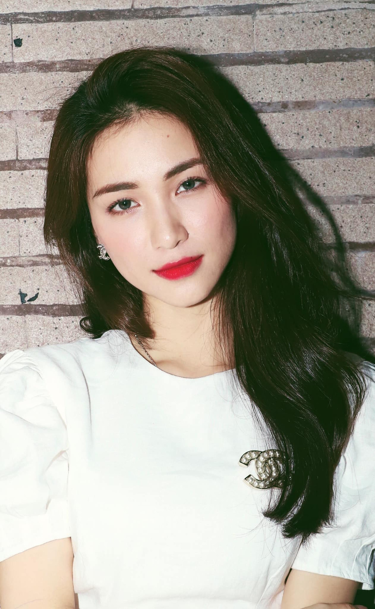 Năm 2016, bạn gái cũ Công Phượng bất ngờ thừa nhận cô và Công Phượng đã "đường ai nấy đi". Trước đó, nữ ca sĩ gốc Bắc Ninh từng xăm tên người yêu lên ngực và tuyên bố không bao giờ xoá xăm.