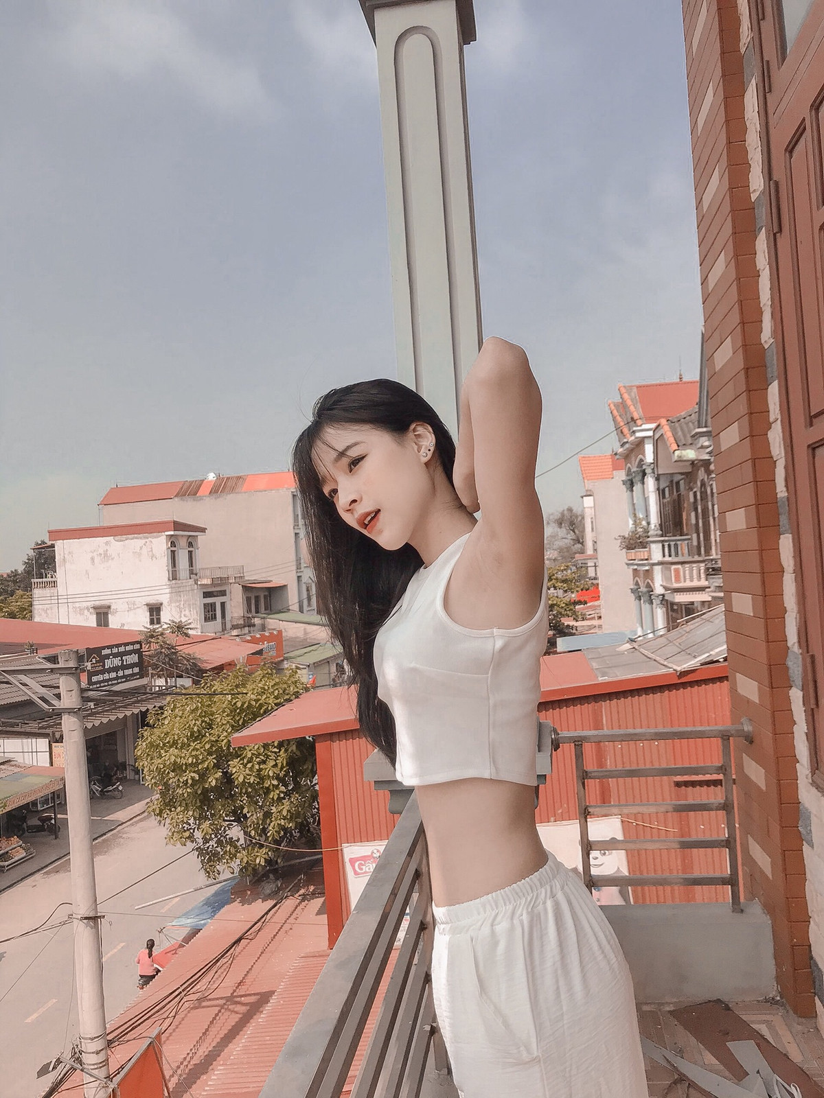 Mỗi bức ảnh mà Hà đăng tải lên trang cá nhân đều nhận về rất nhiều like và bình luận khen ngợi.