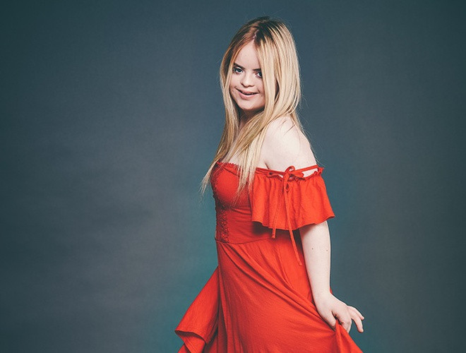 "Cha mẹ rất tự hào về tôi. Tôi mong bản thân sẽ tiếp tục hành trình nâng cao nhận thức thông qua công việc làm người mẫu" - 9X chia sẻ.