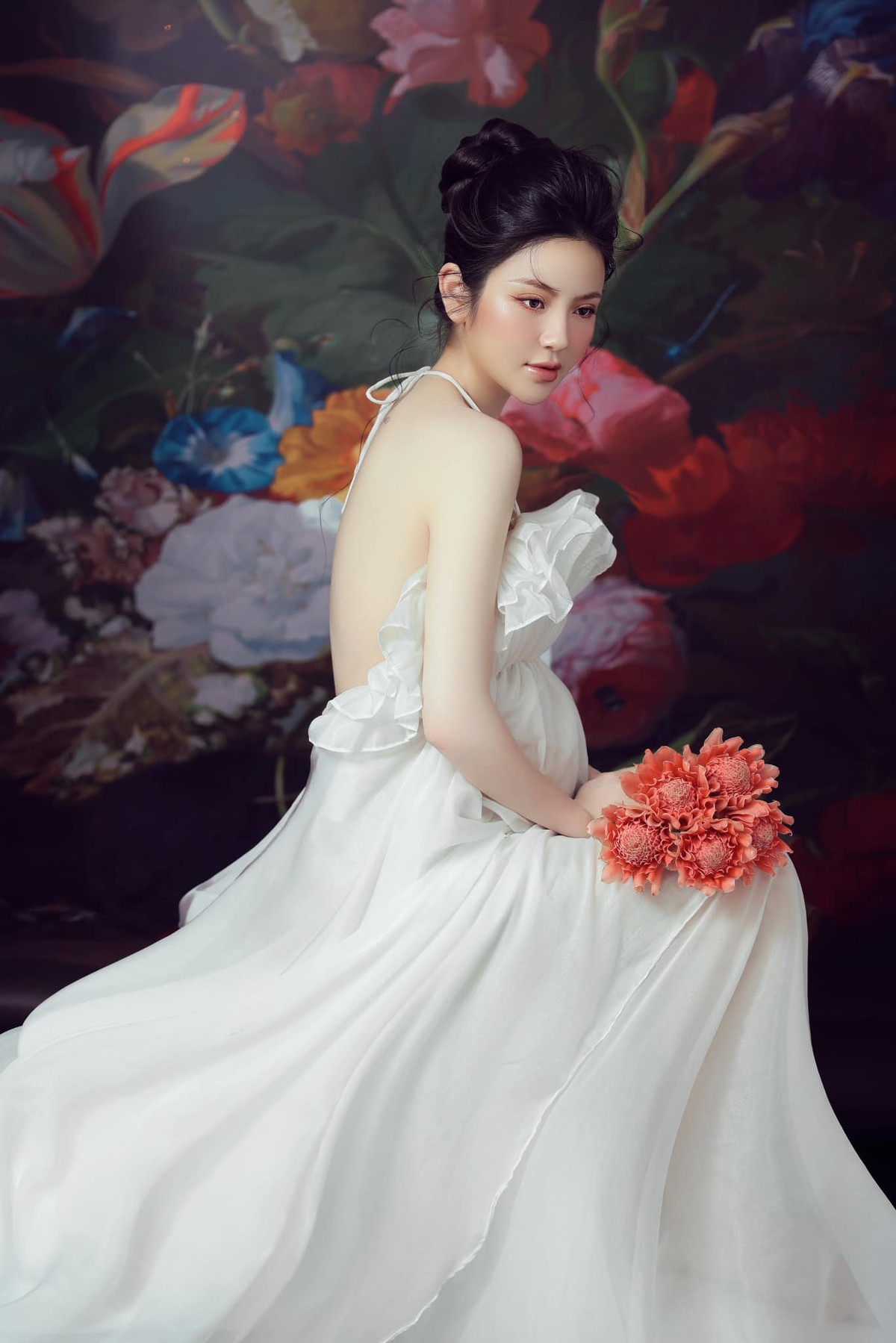 Vừa qua, đám cưới của Chu Thanh Huyền và Quang Hải đã chính thức được diễn ra và thu hút đông đảo sự quan tâm từ công chúng. Bữa tiệc có sự góp mặt đông đảo từ người thân, bạn bè của cô dâu và chú rể.