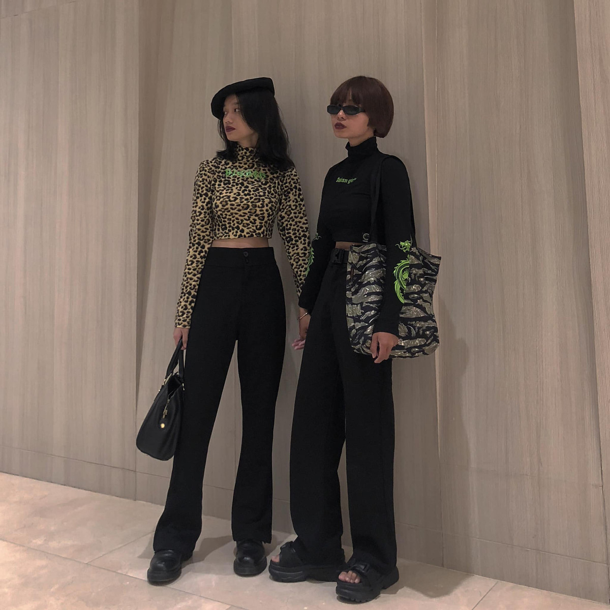 Như bao cặp đôi khác, Lê Tú cho biết hai người cũng có những lần giận nhau mà thường cãi nhau mấy vấn đề linh tinh như trễ giờ, ghen tuông hay chơi game không ăn ý,... Nhưng cặp đôi lại thường giận nhau không quá 1 ngày, vì một trong hai người sẽ có một người chủ động làm hòa trước. Bởi vì cả hai biết không nên tự làm khó mối quan hệ và cũng không muốn hơn thua với người yêu, nên nếu nói ra được để làm hòa thì nói thôi!