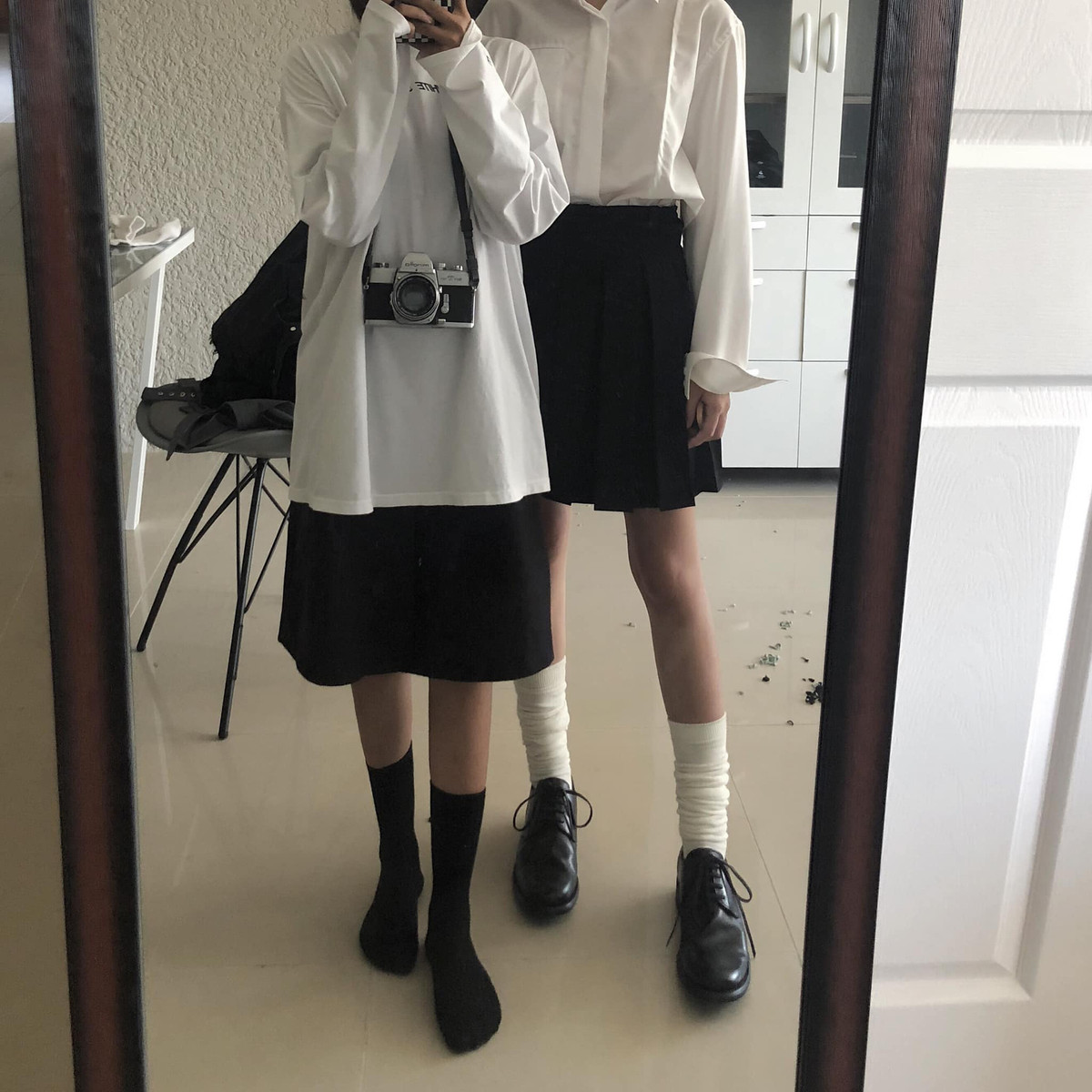 ...Hãy đạp đổ những điều đó để được là chính mình, ai cũng muốn yêu và được yêu cả. Hãy là con người thật sự của bạn, hãy nói với mọi người rằng bạn đang yêu cô ấy, đang yêu anh ấy, hãy nói rằng chúng tôi đang yêu nhau. Chỉ đơn giản thế thôi. Và điều quan trọng: hãy là một người có ích cho xã hội nữa".